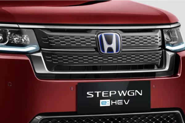 STEP WGN e:HEV